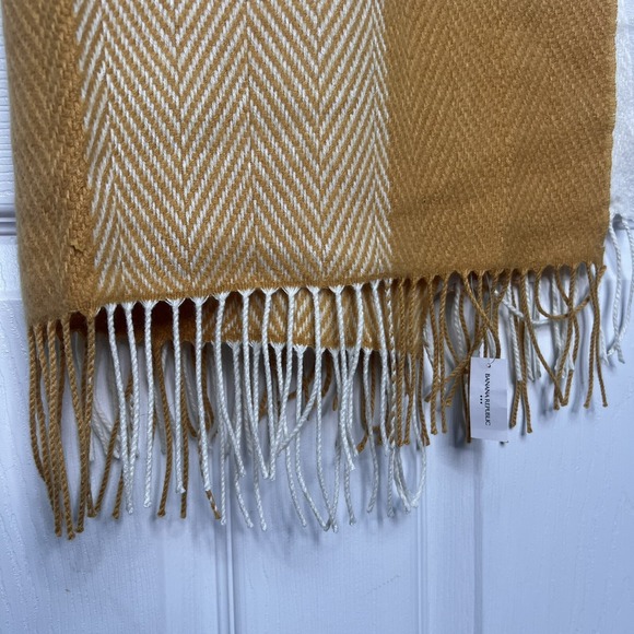 Banana Republic Scarf Yellow Ivory Plaid Fringed NWT Classic Preppy Academia - Picture 2 of 9